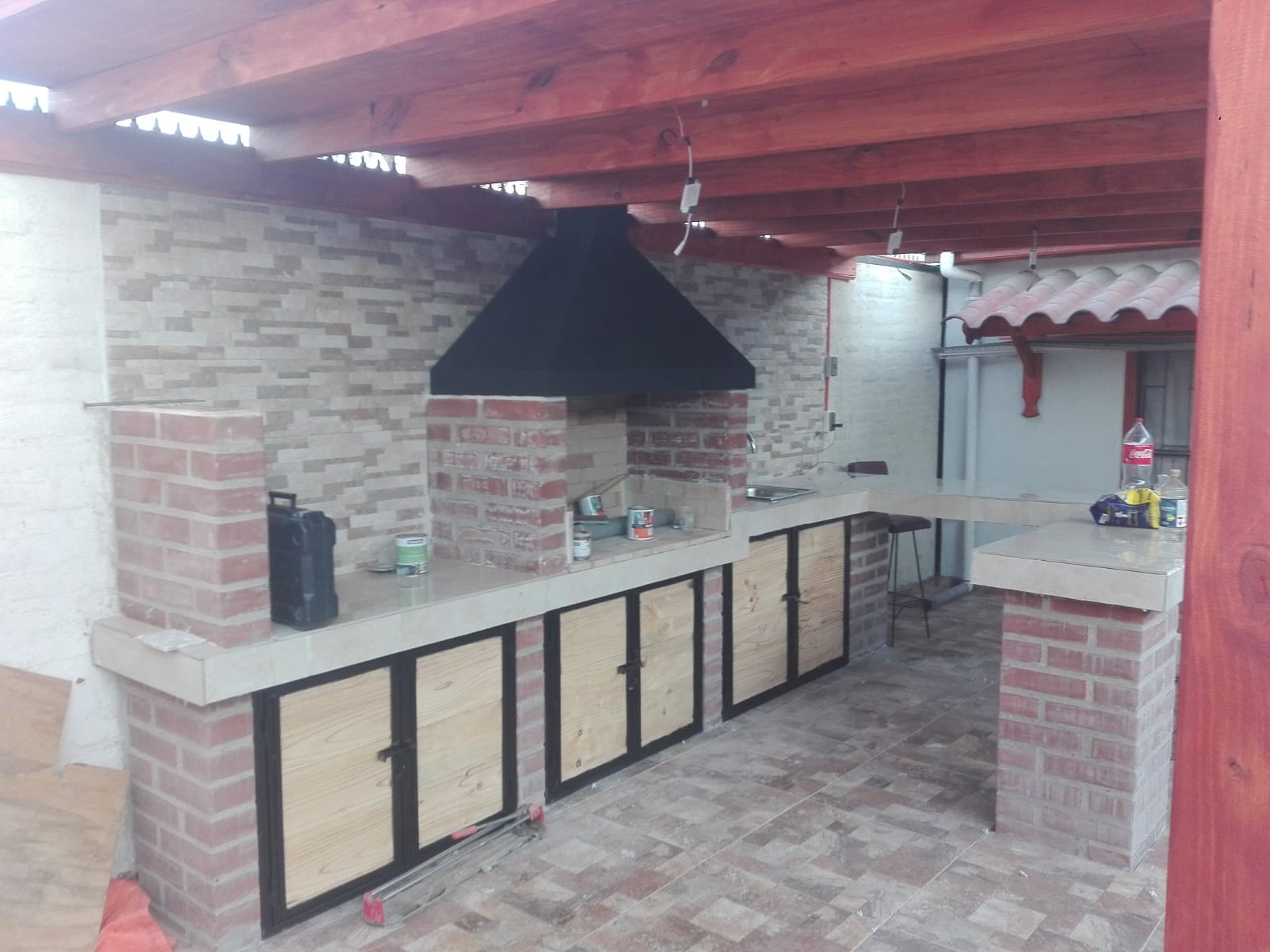 Levantado de pilares de ladrillo